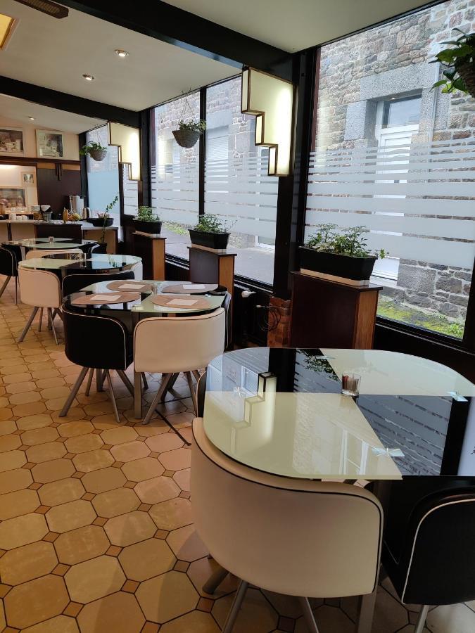 Hotel Saint - Pierre Villedieu-les-Poëles Dış mekan fotoğraf