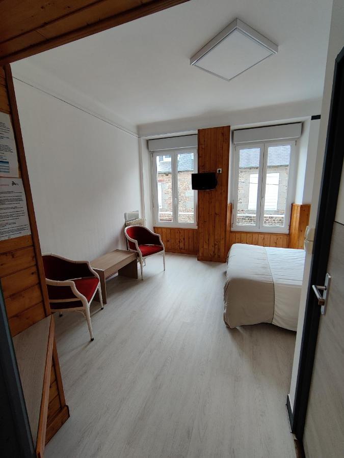 Hotel Saint - Pierre Villedieu-les-Poëles Dış mekan fotoğraf