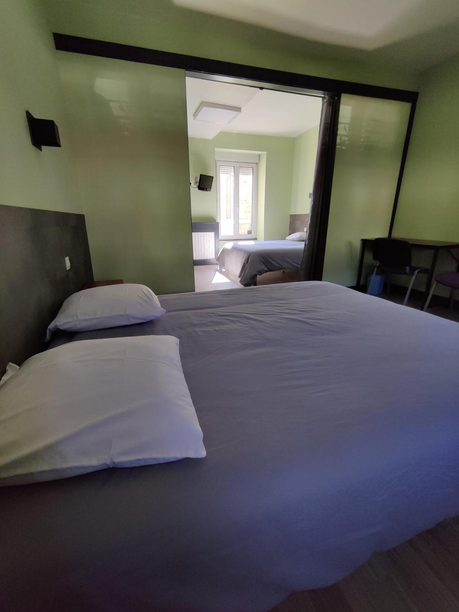 Hotel Saint - Pierre Villedieu-les-Poëles Dış mekan fotoğraf