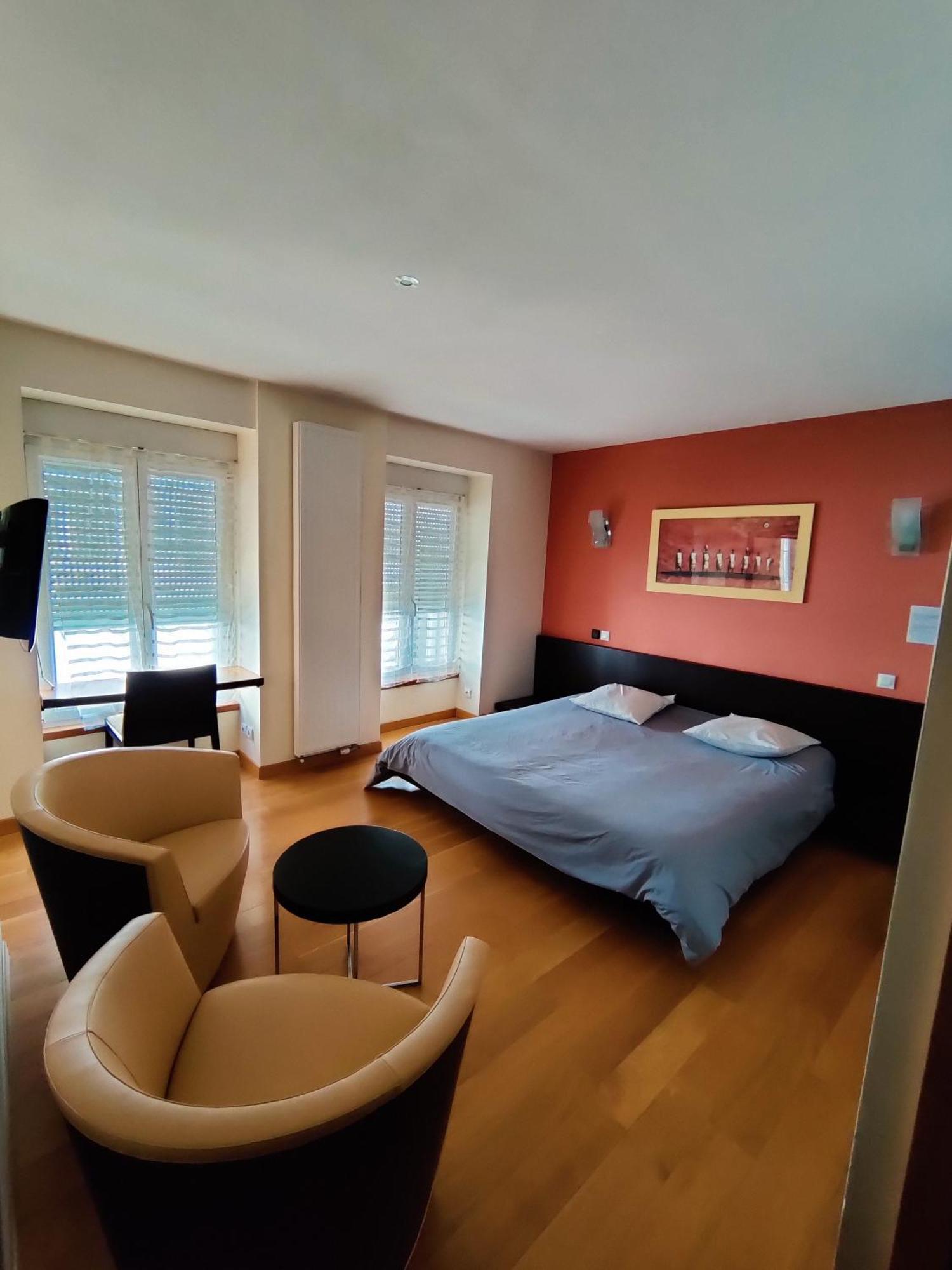 Hotel Saint - Pierre Villedieu-les-Poëles Dış mekan fotoğraf