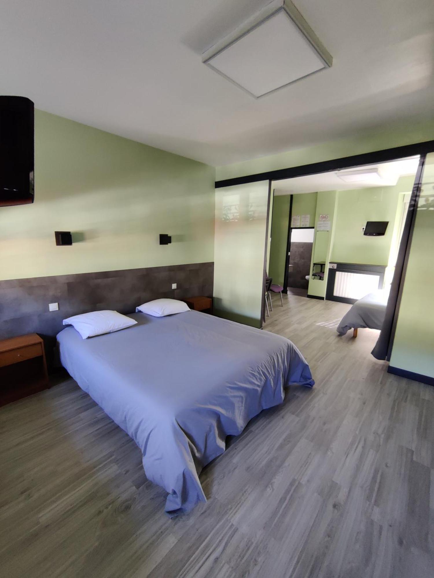 Hotel Saint - Pierre Villedieu-les-Poëles Dış mekan fotoğraf