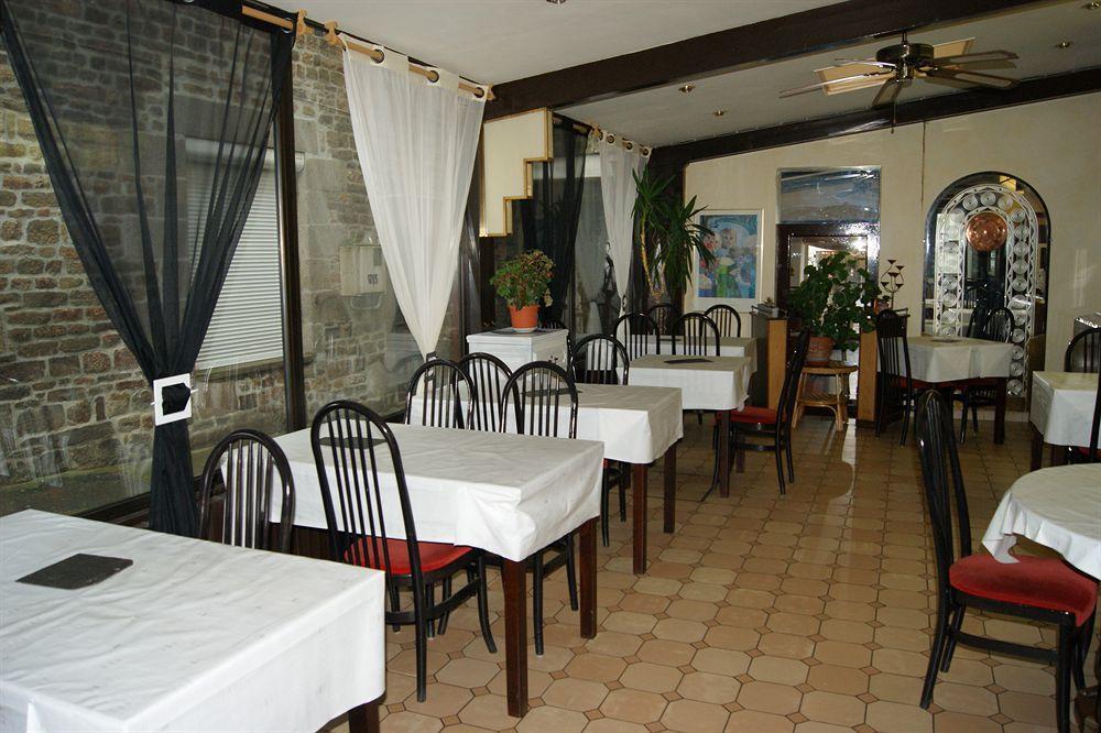 Hotel Saint - Pierre Villedieu-les-Poëles Dış mekan fotoğraf