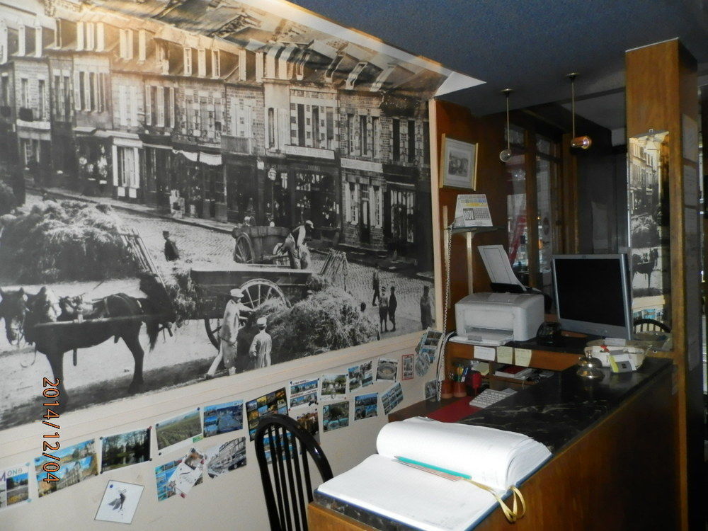 Hotel Saint - Pierre Villedieu-les-Poëles Dış mekan fotoğraf