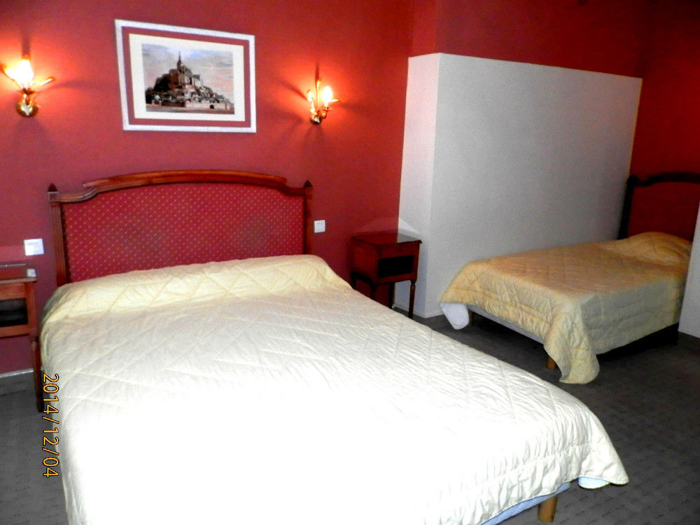 Hotel Saint - Pierre Villedieu-les-Poëles Dış mekan fotoğraf
