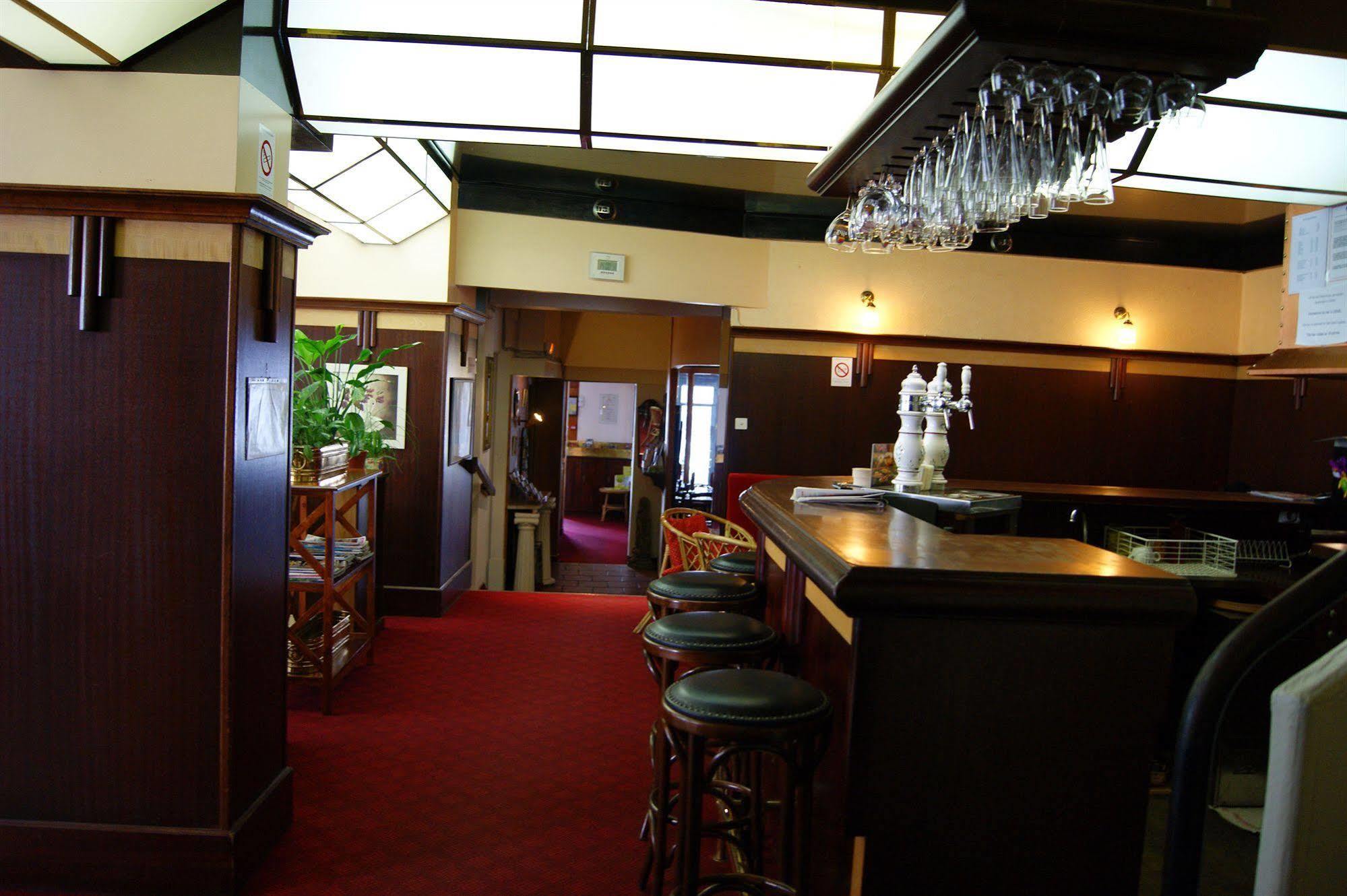 Hotel Saint - Pierre Villedieu-les-Poëles Dış mekan fotoğraf